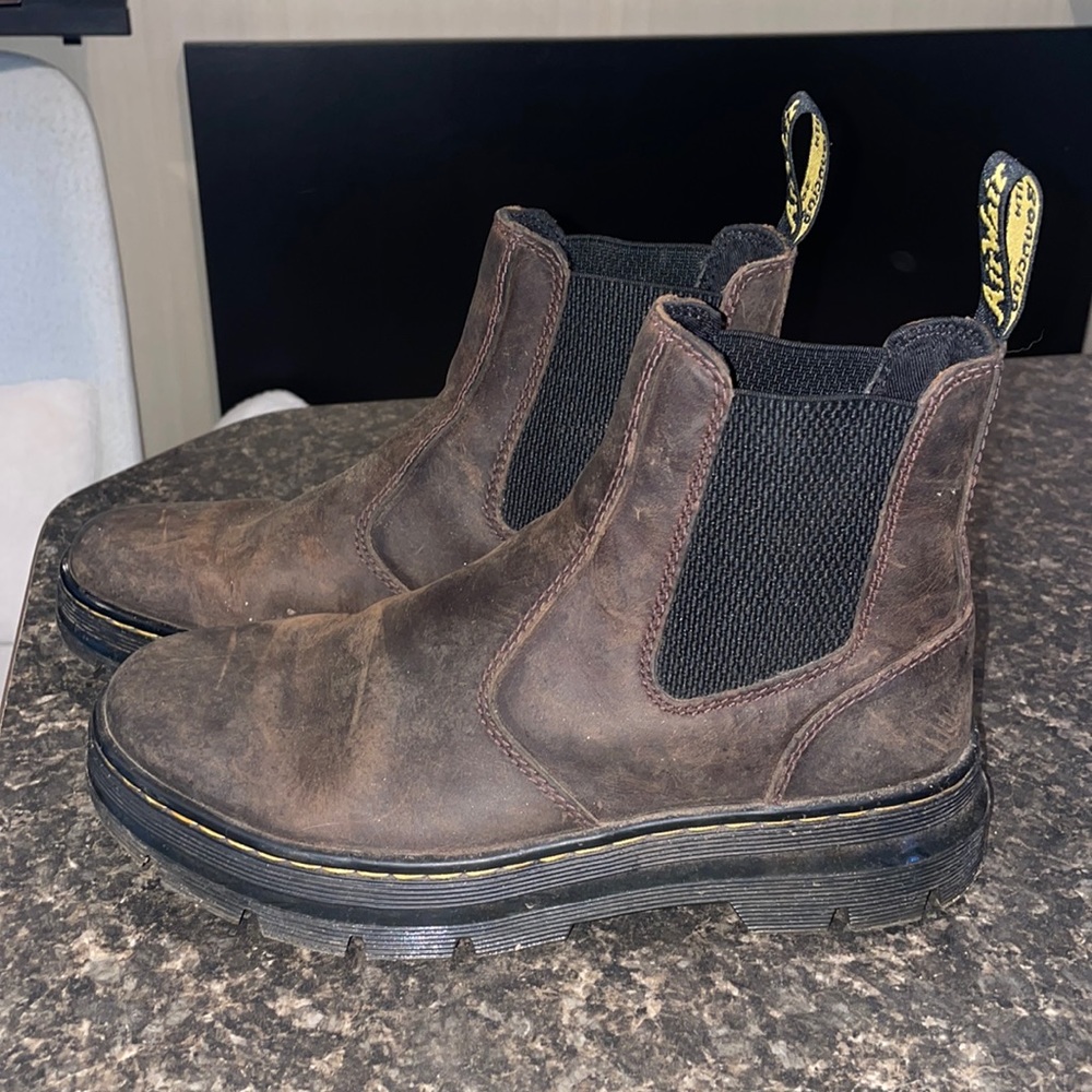 Chelsea boots brown